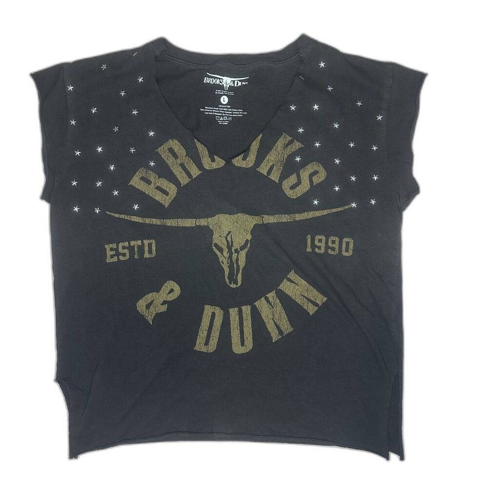 Buckle Women's Goodie Two sleeves Brooks & Dunn graphic embellished T-shirt sz L